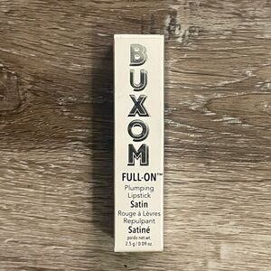 BUXOM Full-On Plumping Lipstick Satin shade Jucy Peach 2.5g/.09oz